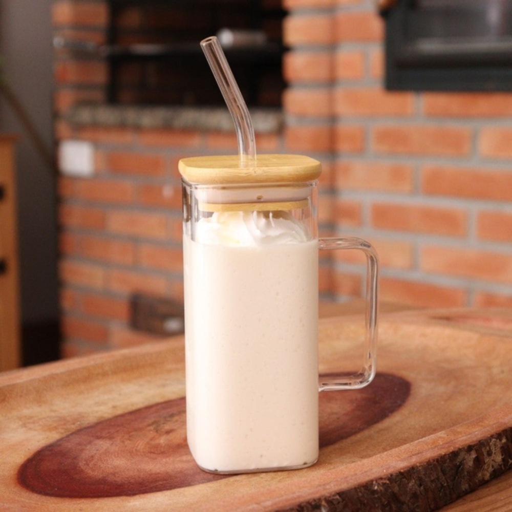 Caneca de Vidro Borossilicato com Canudo e Tampa de Bambu 400ml