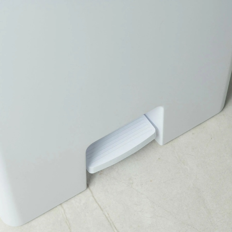 Lixeira de Pedal Trium Branco 30L