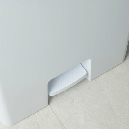 Lixeira de Pedal Trium Branco 30L