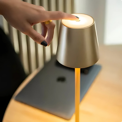 Luminária Led de Mesa Touch sem Fio Dourada